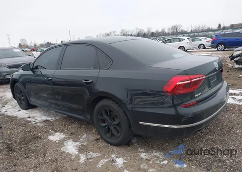 2018 Volkswagen Passat 2.0T R-Line/2.0T S из США, поврежденный, VIN 1VWAA7A38JC031335